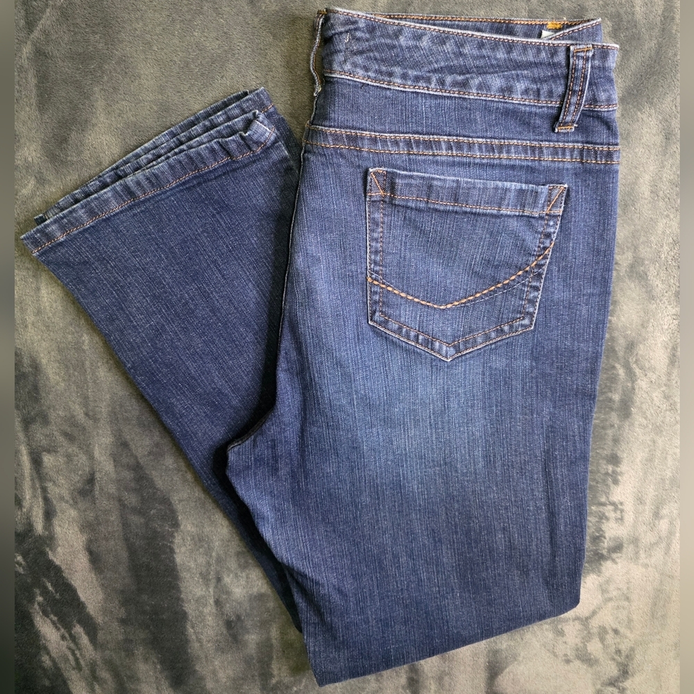 Code Bleu Women's Gwen Short Straight Leg Jeans